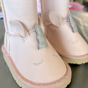 Like new unicorn boots
